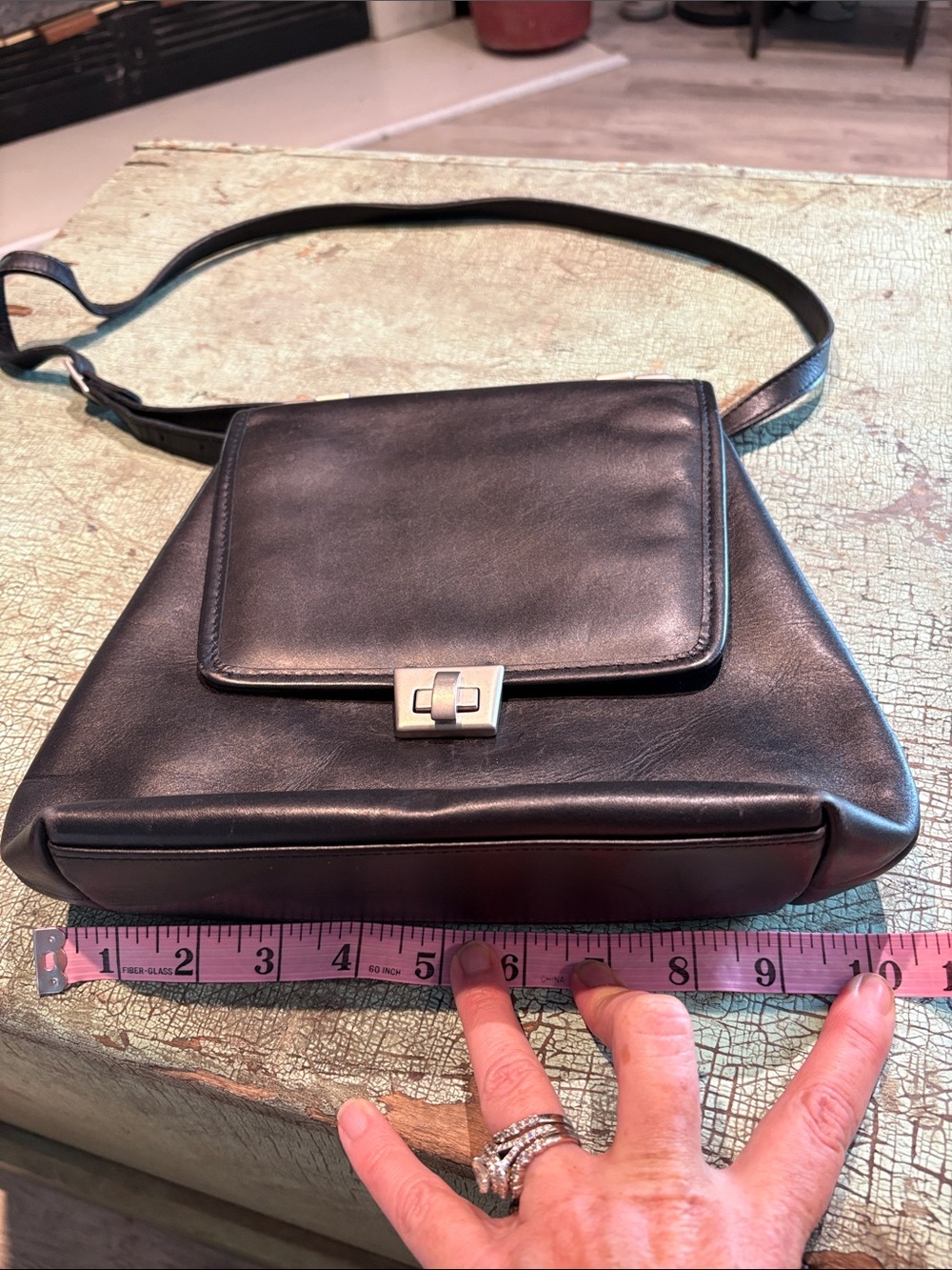 Hartmann Black Leather Crossbody Shoulder Bag Turn Lock Minimalist Vintage - Picture 10 of 10